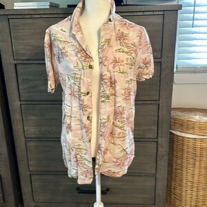 Old navy Hawaiian shirt